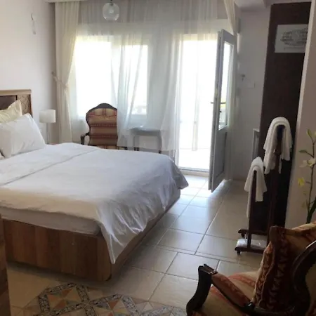 Cunda Asiyan Otel Hotel *